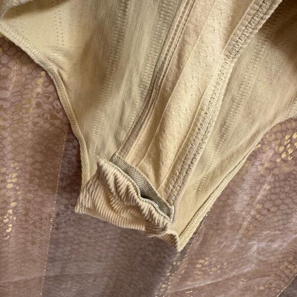 Free People Playing Favorites Tan Long Sleeve Pointelle Bodysuit M/L NWOT - Picture 5 of 8